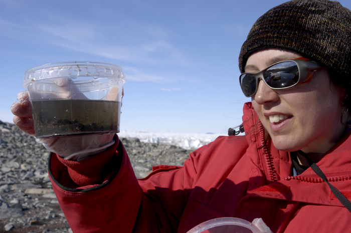 For her Ph.D. research in the MIT/WHOI Joint Program in Oceanography, Erin Bertrand has studied how marine phytoplankton get, use, and compete for nutrients in the ocean. She used a new approach for marine geochemistry: proteomics. (Photo by Mak Saito, Woods Hole Oceanographic Institution) 