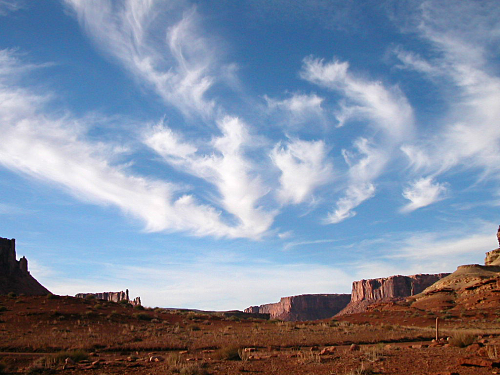 Cirrus clouds over dust source region - Photo Credit: SEAN DAVIS/NOAA-CIRES